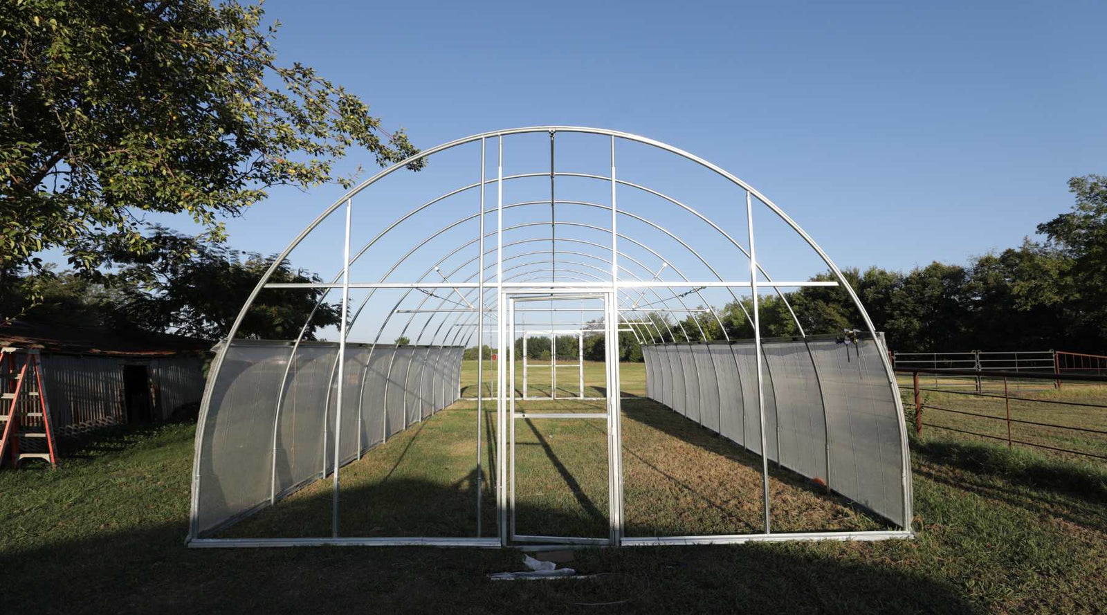 4 Ways to Attach Greenhouse Plastic to a Metal Frame - Do it Right